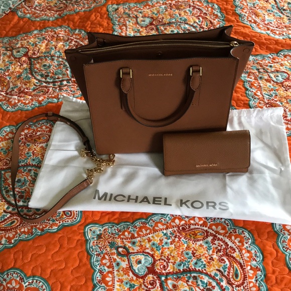 Michael Kors Handbags - Michael Kors Alessa pebbled satchel & wallet